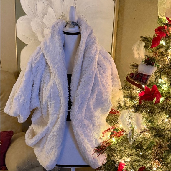 Jolt Women's White Puffer Jacket - Picture 7 of 7